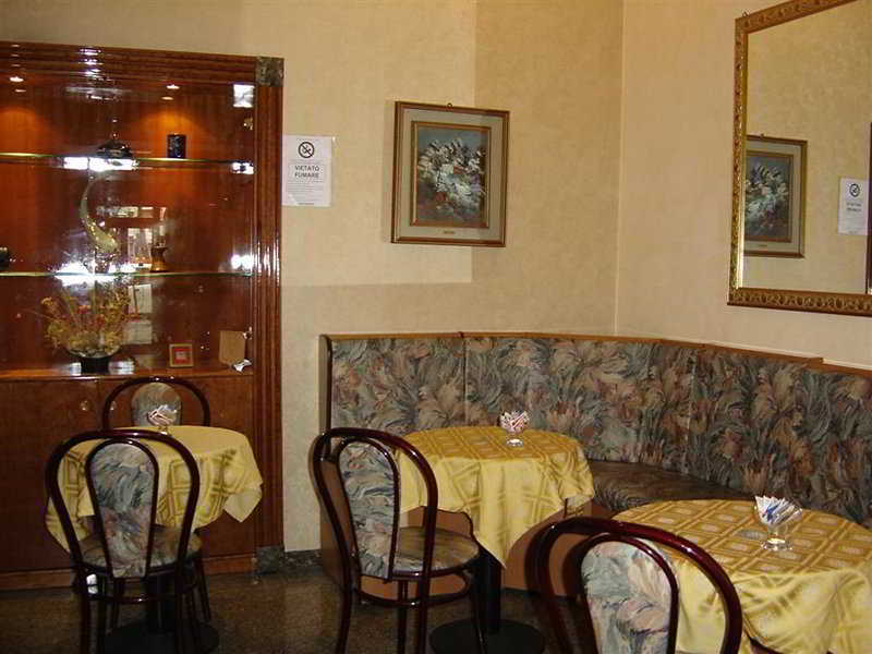 Hotel Ambra Palace Пескара Ресторан фото